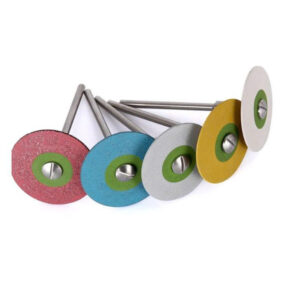 Trục của đĩa đánh bóng sứ răng giả trong labo